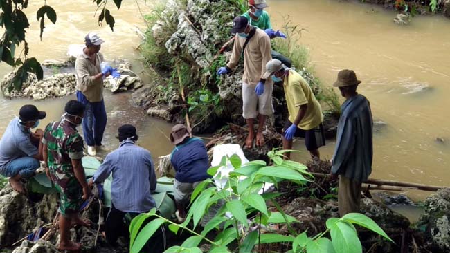 2 Hari Hilang, Pencari Rongsokan Tersangkut Batu Sungai Kedung Malang Bantur