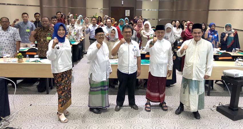 Kadisnaker Kabupaten Malang Drs Yoyok Wardoyo MM Bersama Kabid dan Pemateri. (Ist)