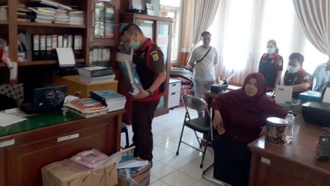 Penggeledahan Kantor Dinkes Kabupaten Malang. (ist)