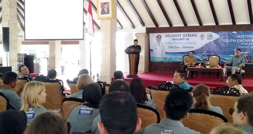 Bupati Malang Drs HM Sanusi MM saat memberi sambutan (Sur)