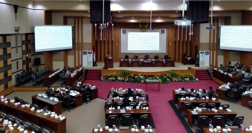 Sidang Paripurna DPRD Kabupaten Malang. (Sur)