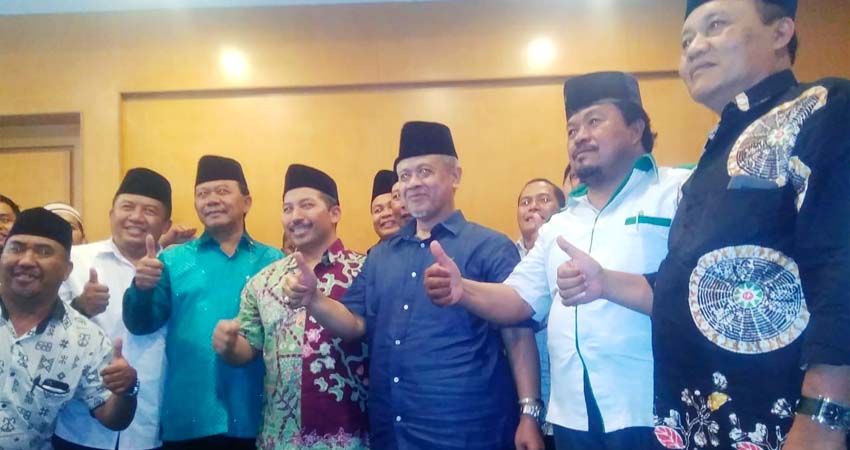 H Ali Ahmad Ketua DPC Kabupaten Malang Bersama Para Kader PKB. (Sur)