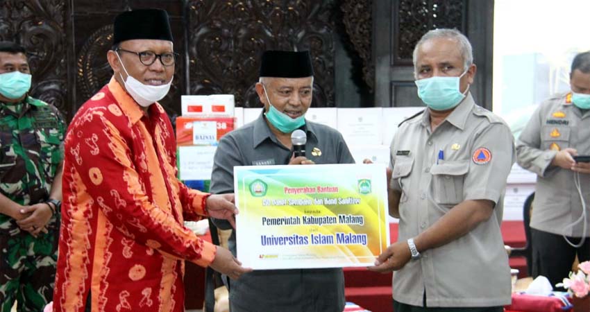 Unisma Serahkan 150 Paket Bantuan Untuk Kabupaten Malang