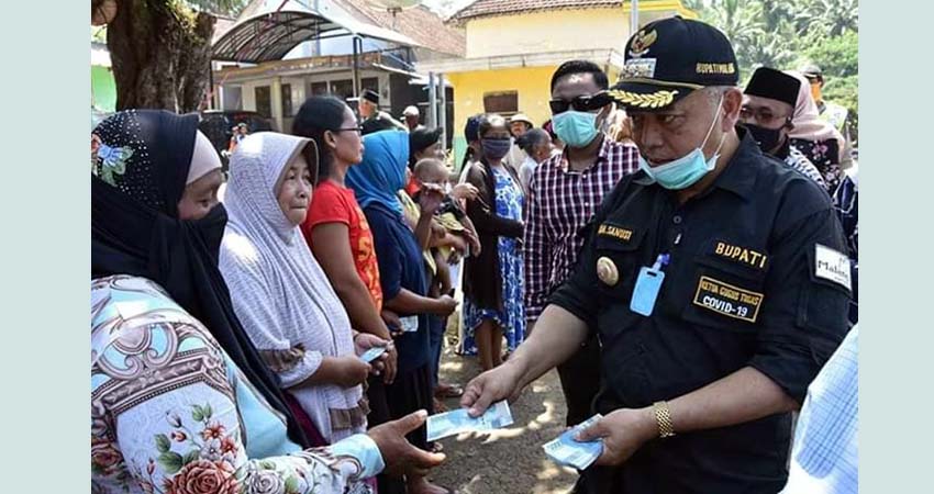 Pro Desa Kritik Cara Bupati Malang Salurkan Bantuan, Dinilai Kesampingkan Physical Distancing