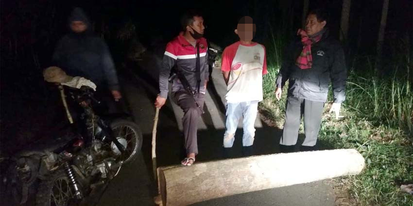 Bonceng Kayu Jati Masuk Terungku Polisi