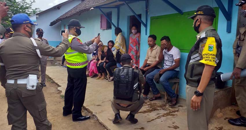 Razia Lokalisasi Mbok Girun Gondanglegi. (Sur)