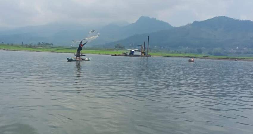 Obyek wisata Selorejo yang terletak di Kecamatan Ngantang, Kabupaten Malang.