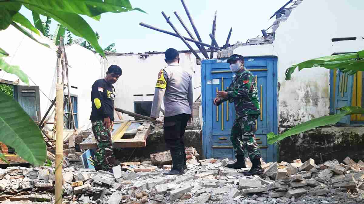 200 Lebih Rumah Warga di Kabupaten Blitar Rusak dan 11 Orang Luka Akibat Gempa