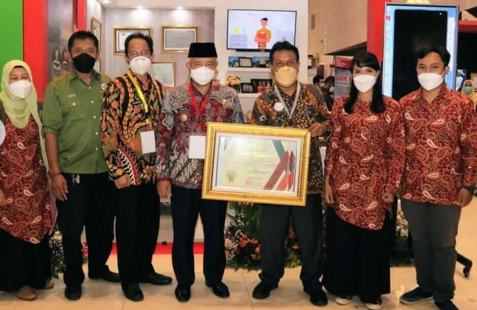 Kabupaten Malang Raih UKM FLASH dari Menteri PANRB dalam Acara Penghargaan TOP Inovasi Pelayanan Publik