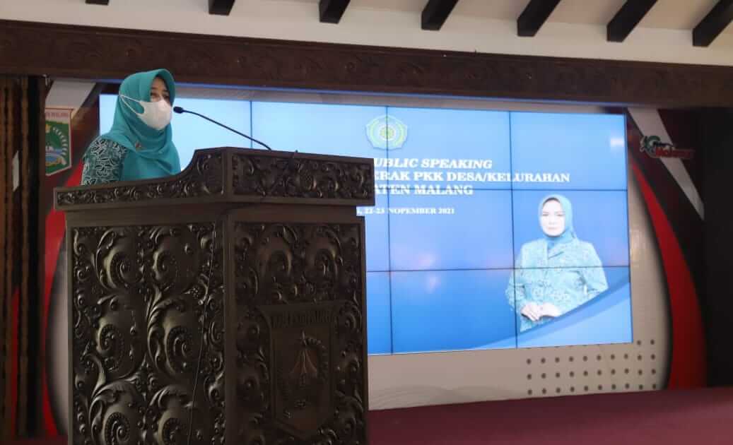 Ketua TP PKK Hj Anis buka Pelatihan Public Speaking untuk TP PKK Desa dan Kelurahan di Kabupaten Malang