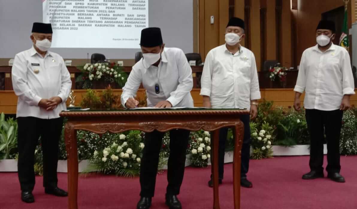 DPRD Kabupaten Malang Gelar Nota Kesepakatan Pembentukan Perda dan Persetujuan Raperda Pendapatan dan Belanja 2022