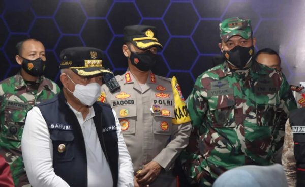 Kapolres Malang Tinjau Langsung Pengamanan Malam Tahun Baru di Sejumlah Titik