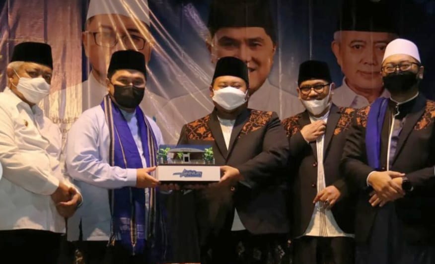 Menteri BUMN Didampingi Bupati Malang Hadiri Santripreuner dan Gema Sholawat di PP An Nur II Al Murtadlo Bululawang