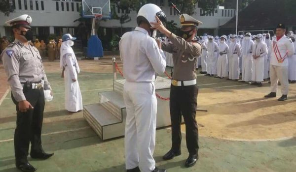 SMAN 1 Kepanjen dan SMAN 1 Sumberpucung jadi Jujugan Penanaman Budaya Tertib Berlalu Lintas Sejak Dini Polres Malang