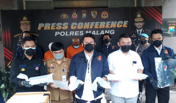 Polres Malang Bekuk Dua Pelaku Jual Beli Benih Bening Lobster