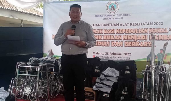 Peduli Disabilitas, Wabup Malang Salurkan Bantuan Alat Kesehatan