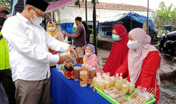 Awali Ramadan, Wabup Malang Berbuka bersama PKL di Pasar Takjil Karangploso