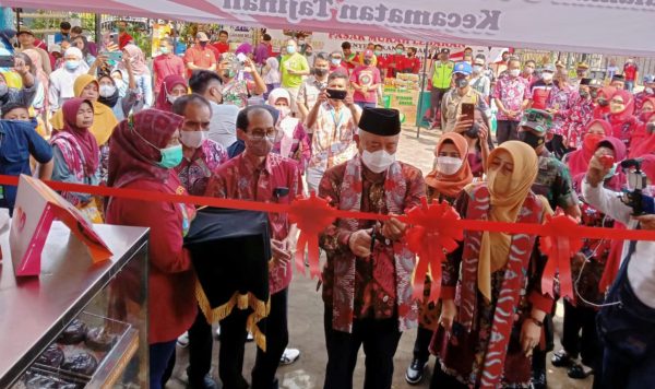 Pemkab Malang bersama Tim Penggerak PKK dan Disperindag Gelar Pasar Lebaran di Tajinan