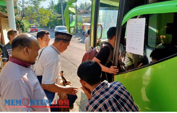 Sempat Terlockdown, Jamaah Umroh Yayasan Pondok Pesantren Al Islamu Al Ainulbaahiroh Kepanjen Berangkat ke Tanah Suci