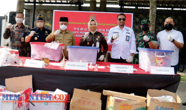 Musnahkan Barang Bukti Tipidum, Bupati Malang Berharap Masyarakat Semakin Sadar Hukum