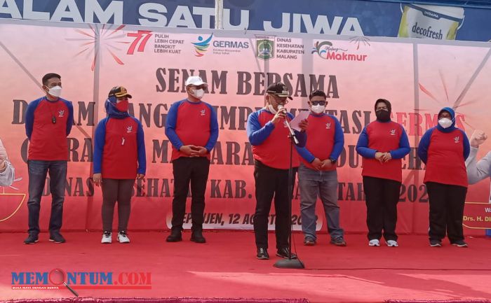 Bupati Sanusi bersama Forkopimda dan Dinkes Kabupaten Malang Meriahkan Senam Germas dan Pembagian Bendera