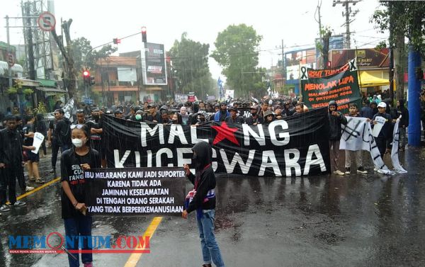 Usut Tuntas Tragedi Kanjuruhan, Aremania Malang Selatan Kepung Pusat Kota Kepanjen