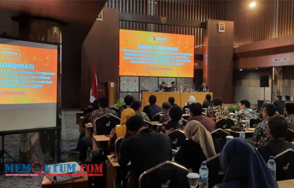 Bekali Panwascam dalam Rekrut PKD, Bawaslu Kabupaten Malang Hadirkan Komisaris Utama Memontum.com