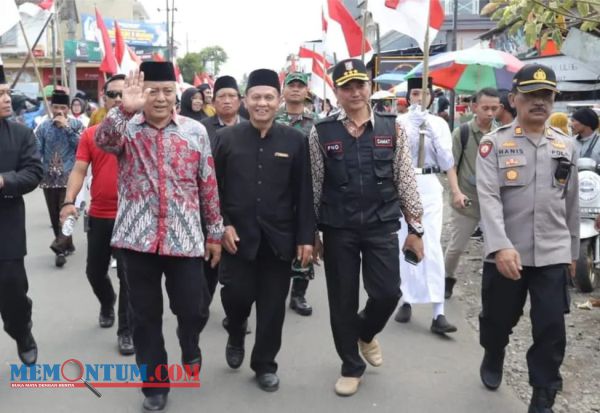 Berangkatkan Karnaval HUT Ponpes Bahrul Ulum, Bupati Malang Ingatkan Pengembangan Bekal Ilmu Kemandirian