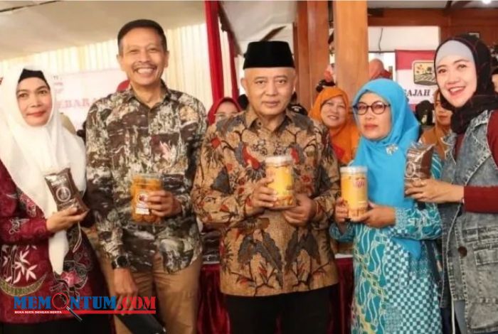 Bupati Malang bersama Sekda Buka Gelaran Pasar Murah Lebaran di Kantor Desa Kalisongo