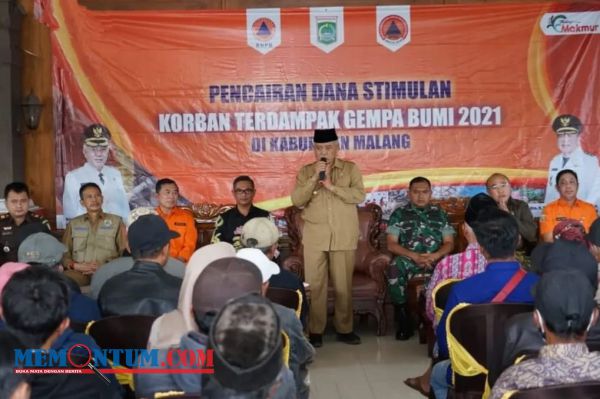 Bupati Sanusi bersama Forkopimda Salurkan Dana Stimulan Korban Gempa Bumi 2021