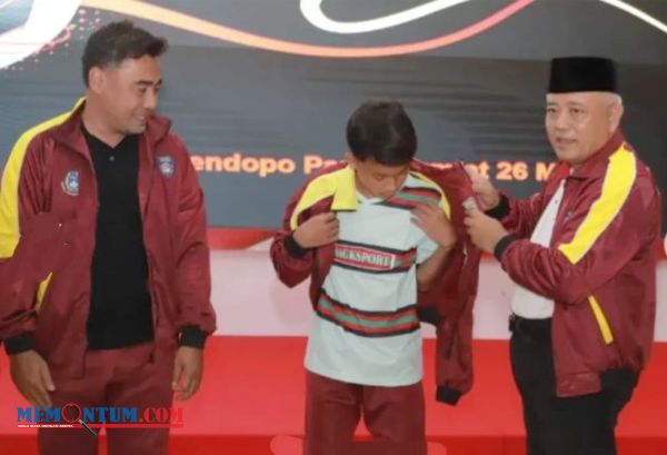 Bupati Malang Lepas Tim Sepak Bola MTsN 4 ke Ajang Tournamen Bangkok Super Cup