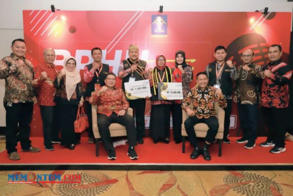 Kades Sumberdem Kabupaten Malang Raih Juara I Penganugerahan Paralegal Justice Award Tahun 2023